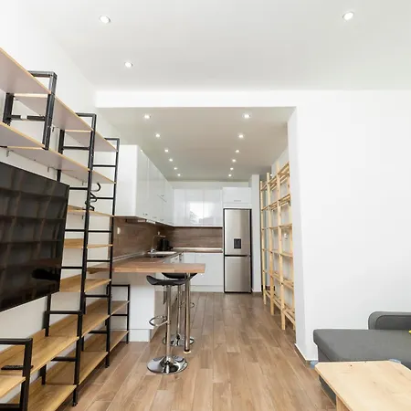 Modern Downtown Apt 塞萨洛尼基